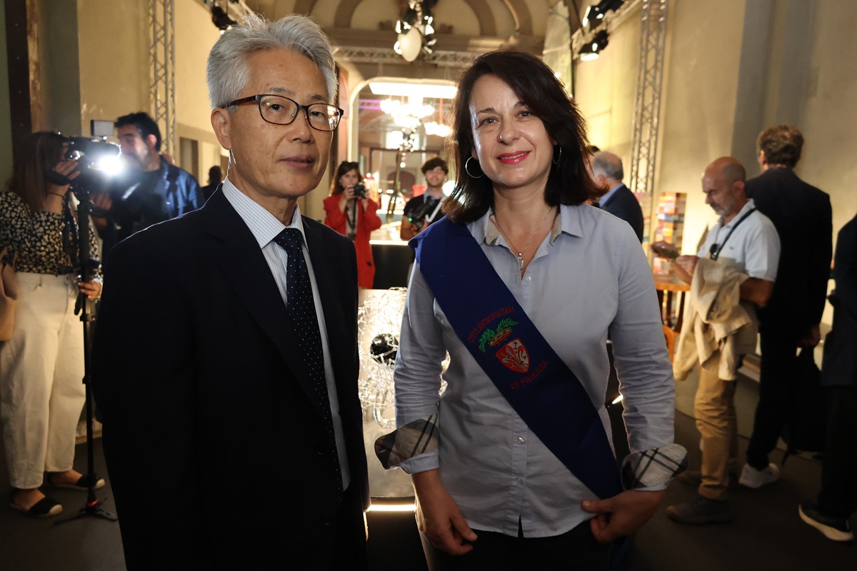 Consigliera Claudia Sereni e Ambasciatore Giapponese (foto Antonello Serino - Met Ufficio Stampa)