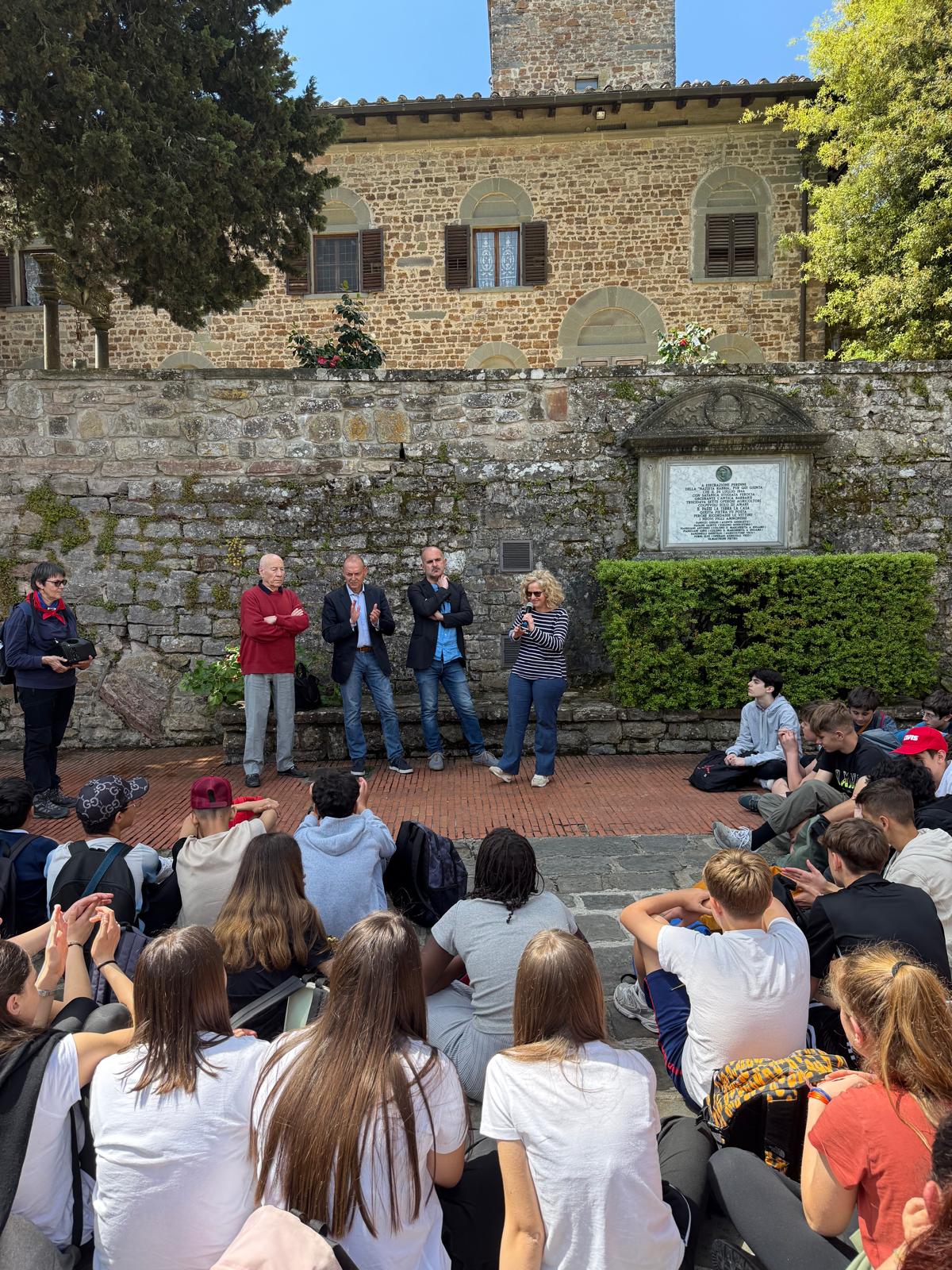 Memoria Viva. Un impegno collettivo sul sentiero Valle di Cintoia. Giovani in cammino alla ricerca della propria Storia (Fonte foto Comune di Greve in Chianti)