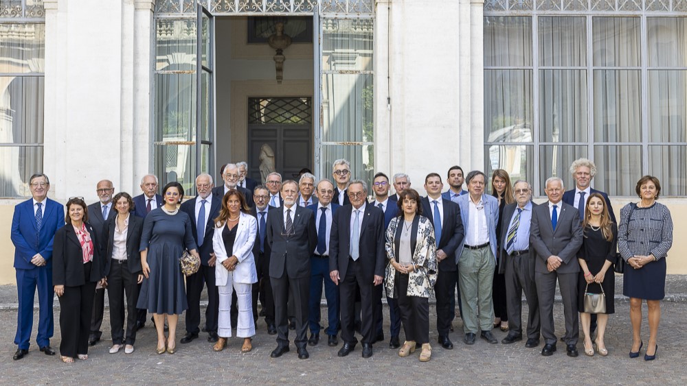 Premio Presidente della Repubblica a Giovanni Modugno - il terzo da destra (fonte foto comunicato stampa)
