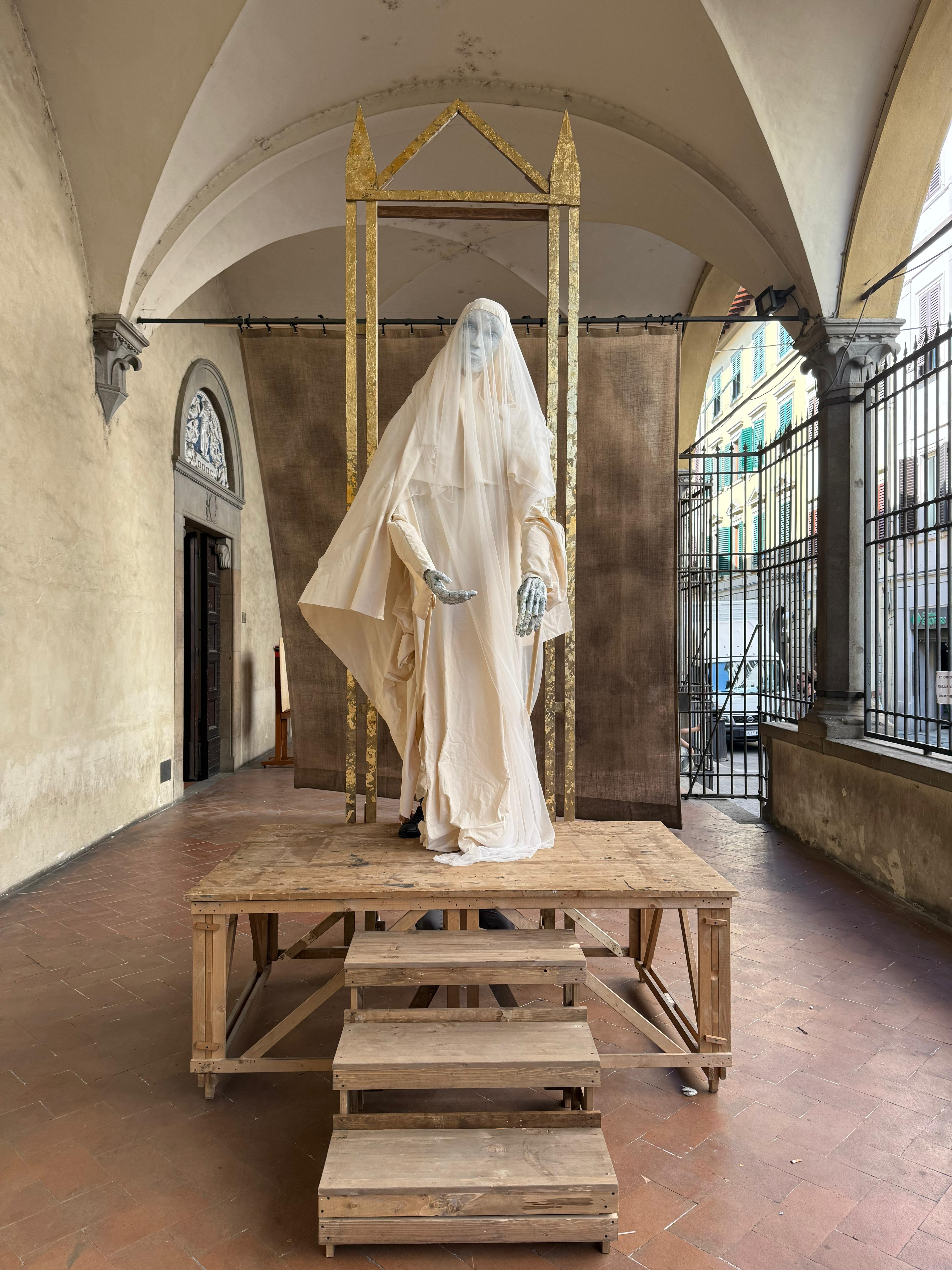 Marotta (marionetta a bastone alta 3 metri) raffigurante Sant'Agnesa, realizzata dalle studentesse e dagli studenti del corso di Teatro di figura  (fonte foto comunicato stampa)