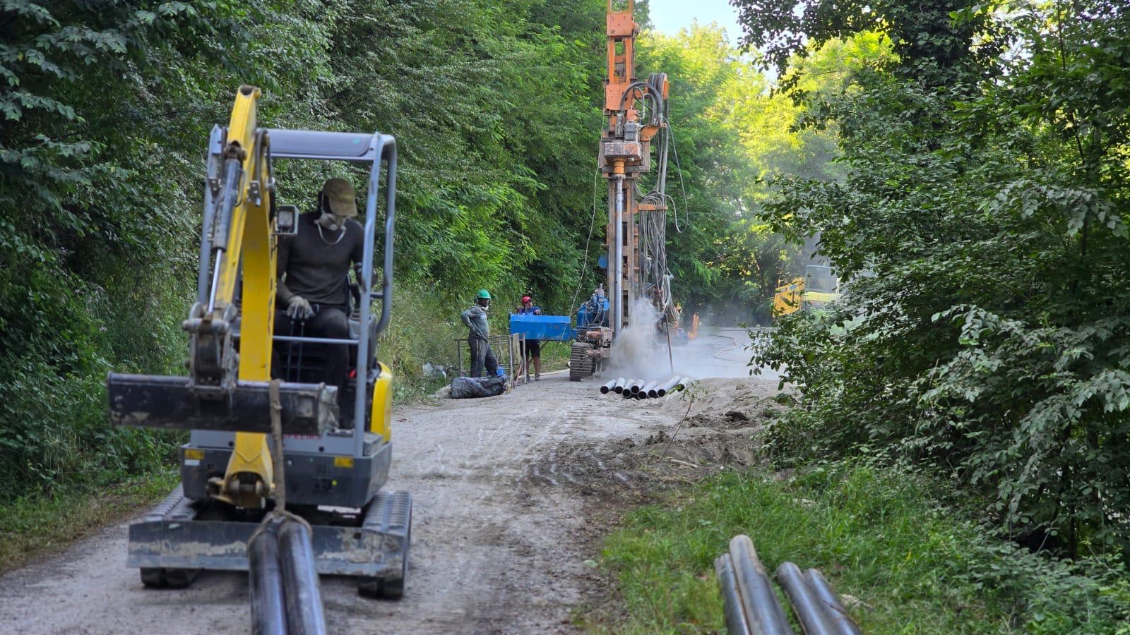 Lavori di somma urgenza nella strada comunale di Piano Rosso (Foto da comunicato Comune di Marradi)