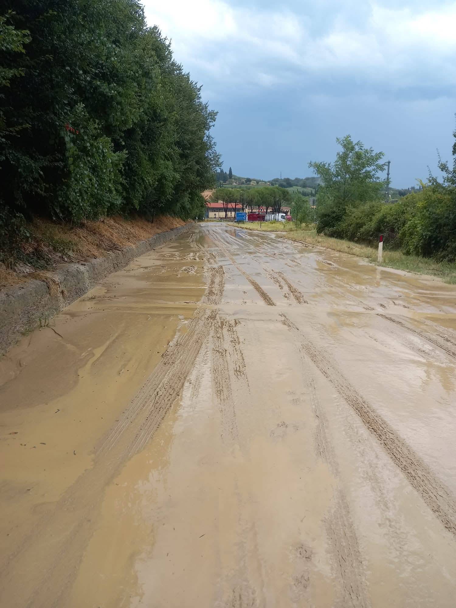 Il fango sulla strada 