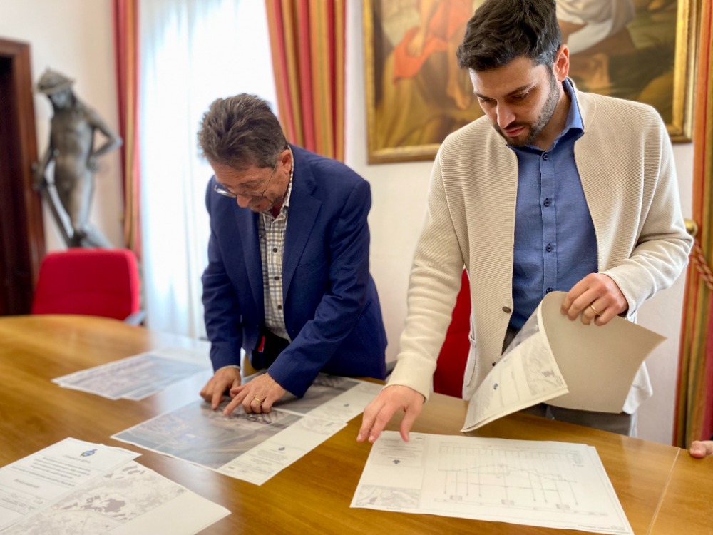 Il sindaco Giampiero Fossi e l’assessore Andrea Di Natale (Fonte foto Comune di Signa)