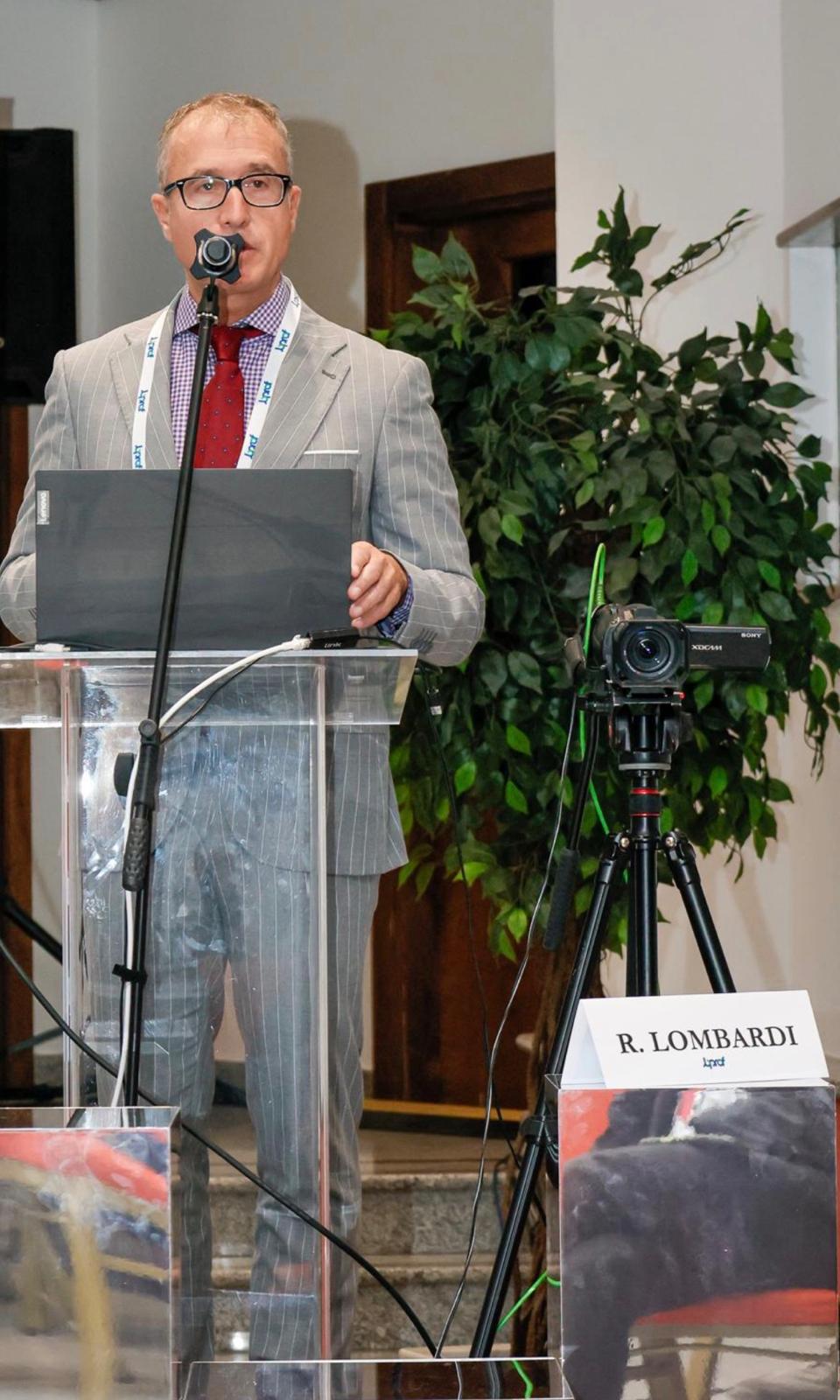 Il dott. Renzo Lombardi (Fonte foto Ausl Toscana Centro)