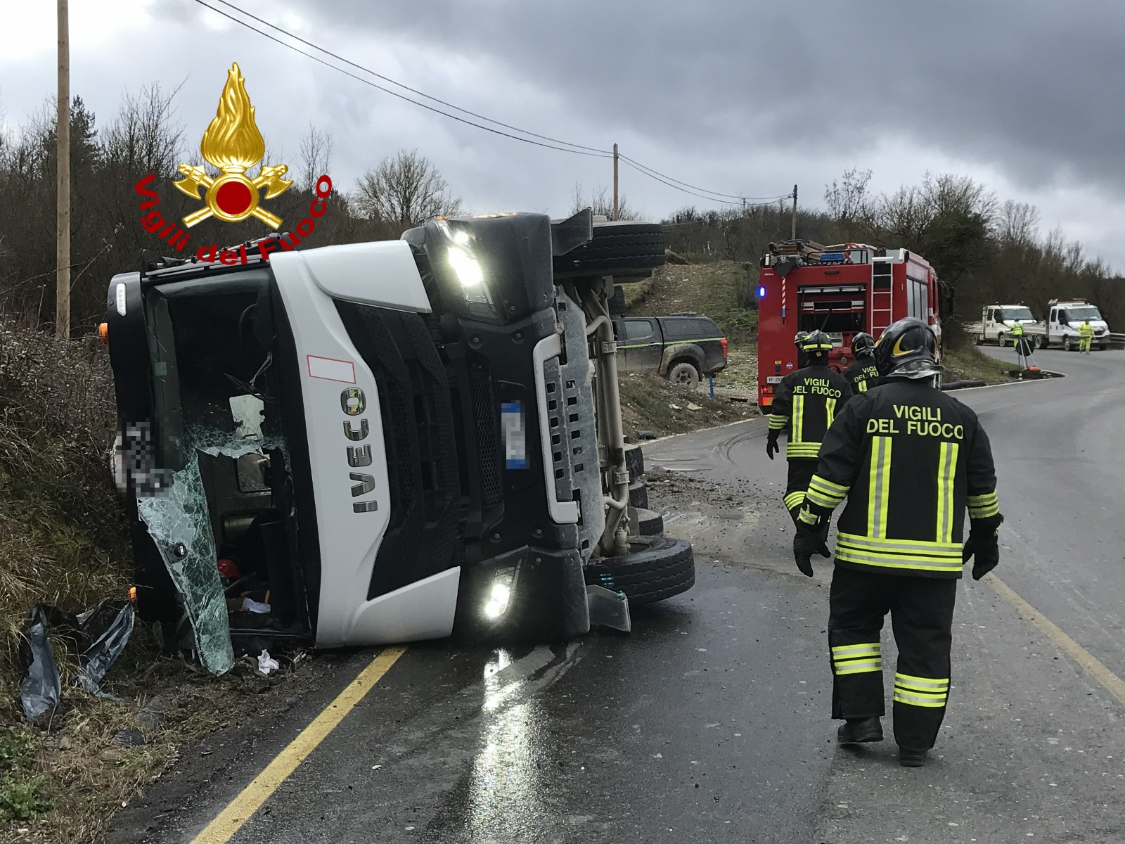 INCIDENTE TRA DUE MEZZI PESANTI