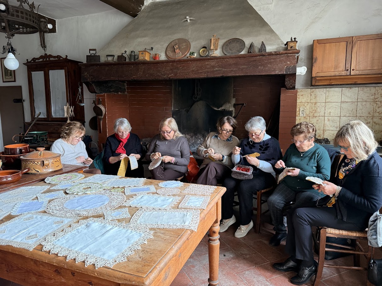 Ricamatrici Punto Tavarnelle (Fonte foto Comune di Barberino Tavarnelle)