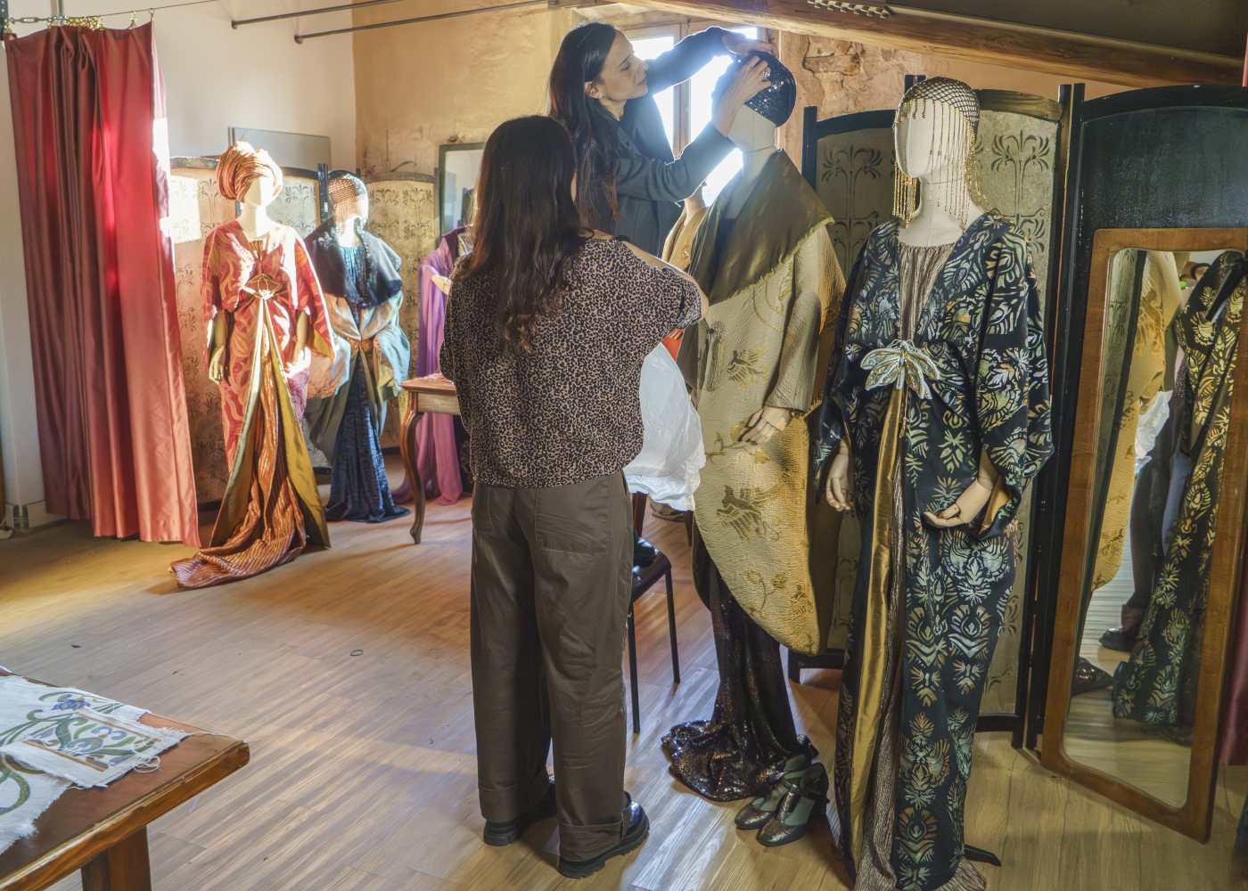 Allestimento mostra Belle Époque (ph. Massimo Ferrari - fonte comunicato stampa Teatro della Toscana)