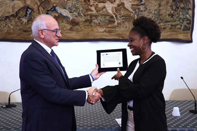 Consegna targa a Audrey Alloh