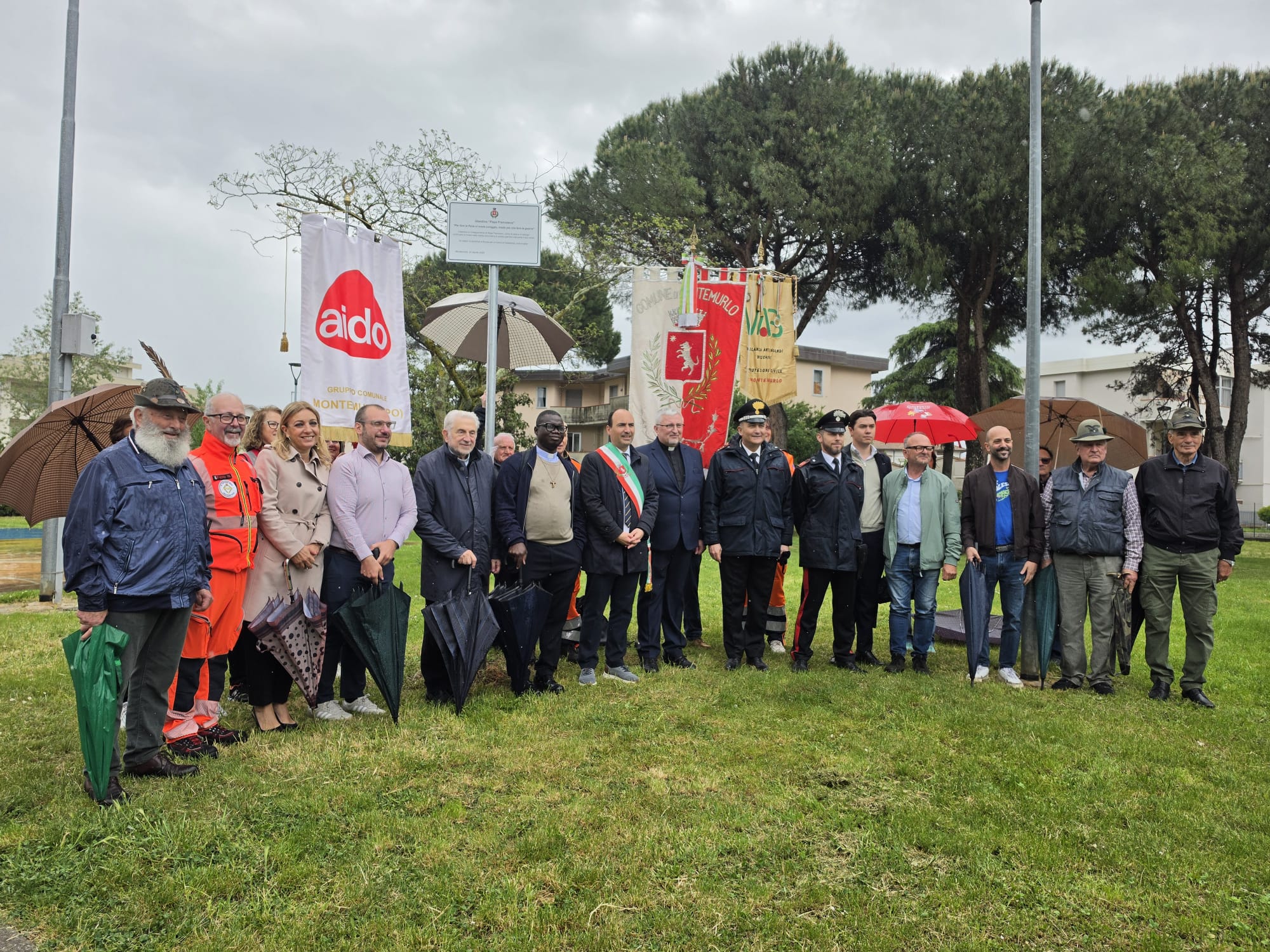 Intitolazione giardino a Papa Francesco (Fonte foto comunicato Comune di Montemurlo)