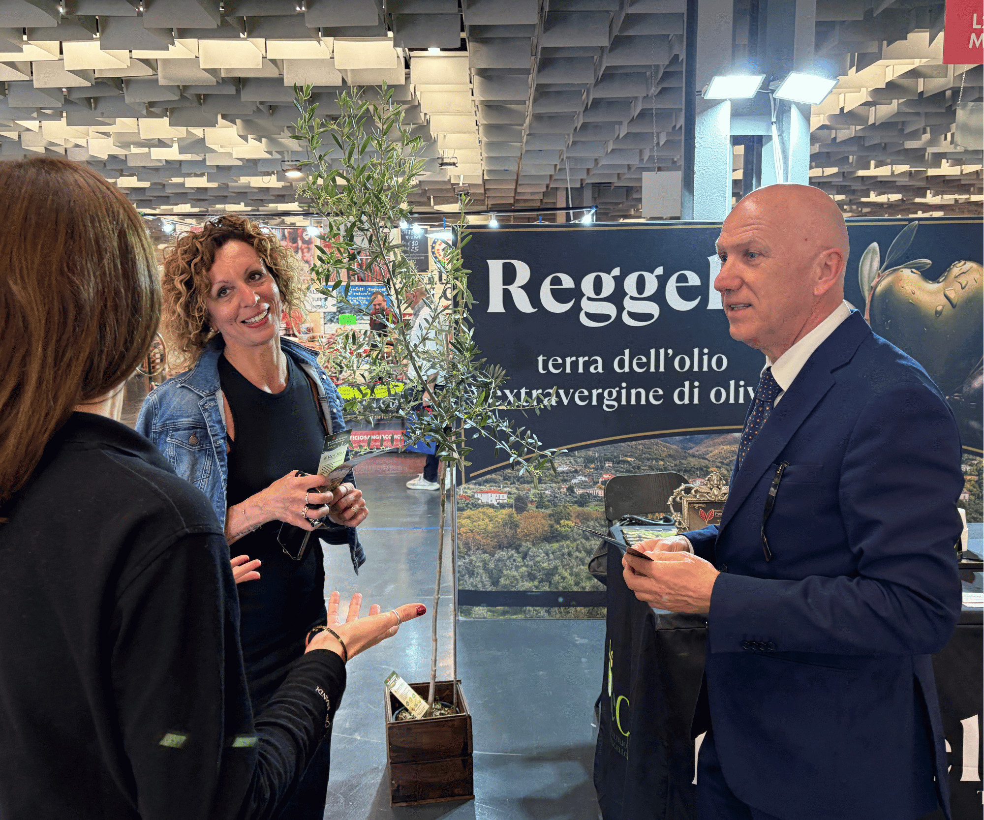 Il Sindaco Giunti e l'Assessora alle Attività produttive Del Sala in visita alla Mostra dell'artigianato