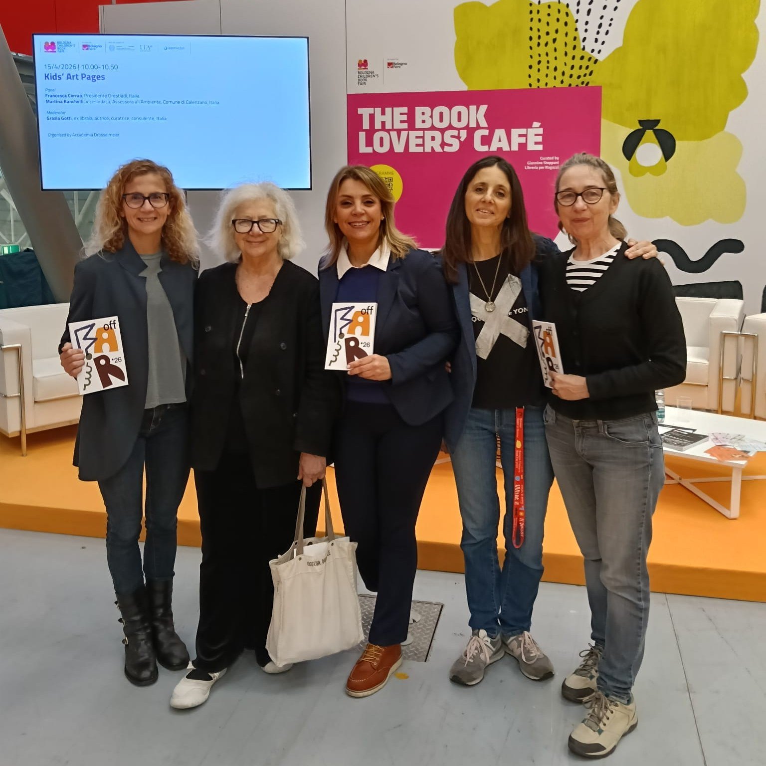 A Bologna, il personale di CiviCa con la vicesindaca Banchelli e Gotti dell'Accademia Drosselmeier (Fonte foto comunicato Comune di Calenzano)