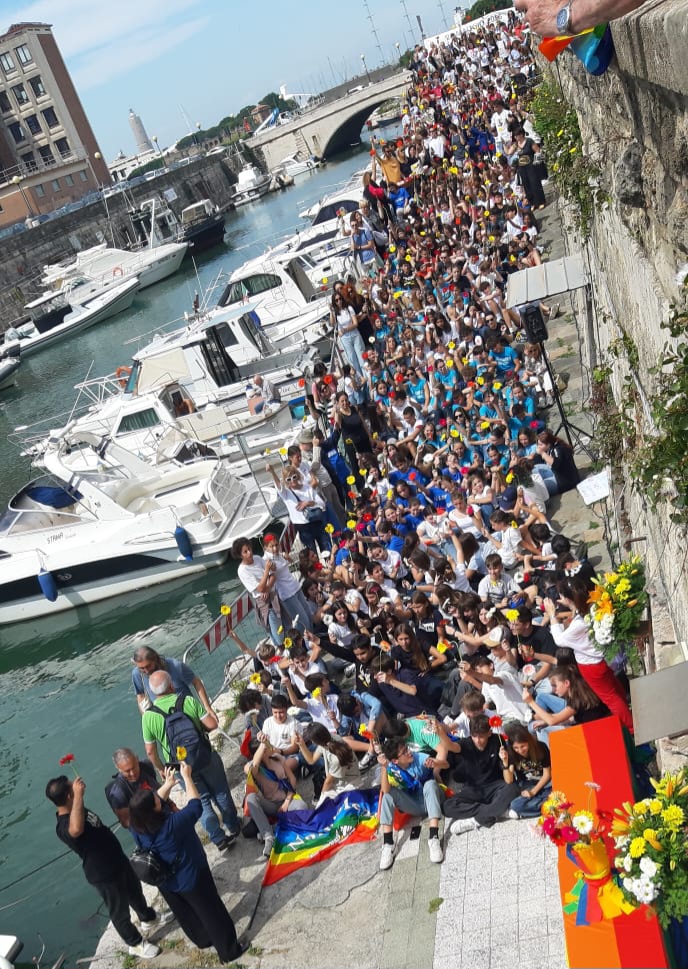Giovani insieme per la pace