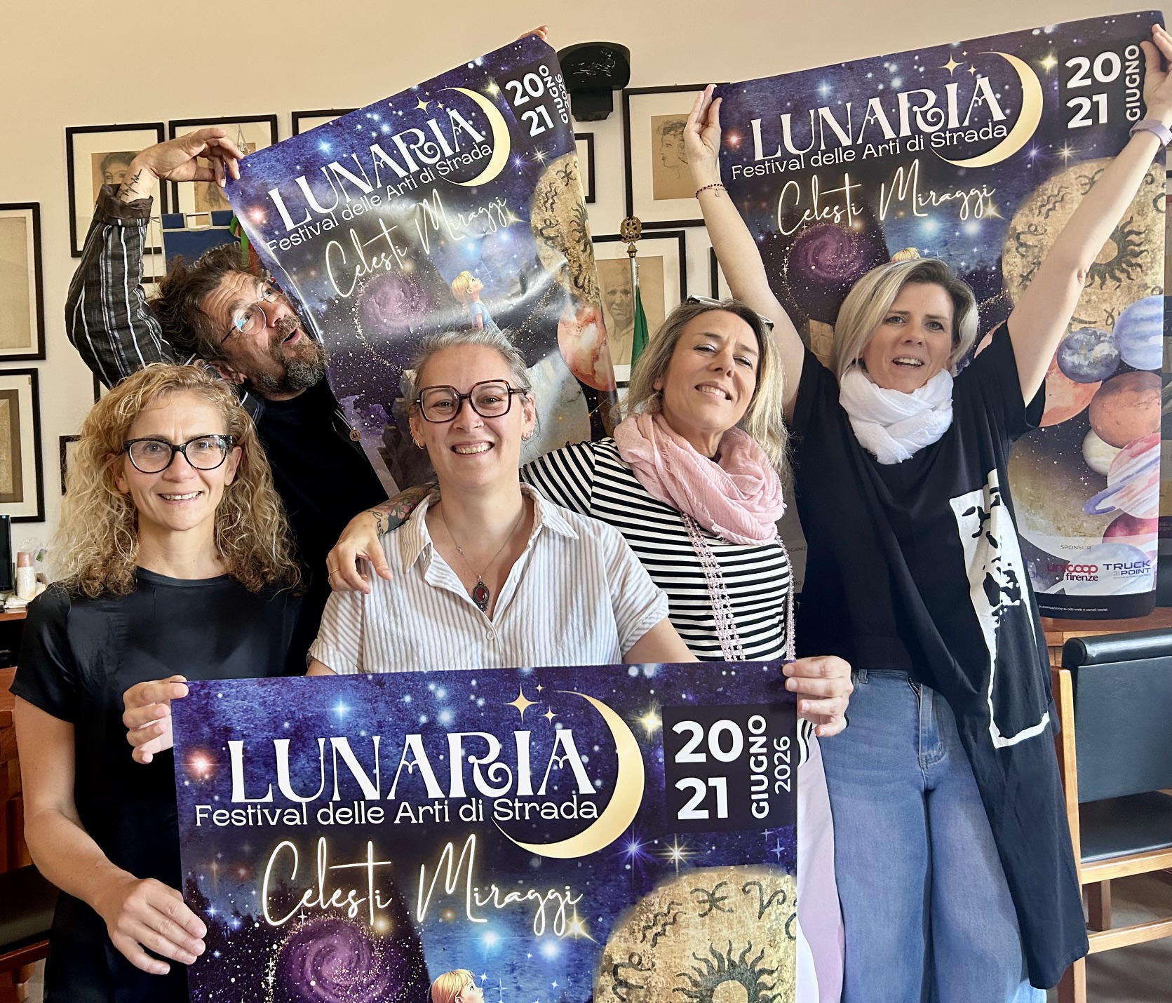 Nella foto, da sinistra: Martina Banchelli, Emiliano Buttaroni, Simona Capaccioli, Evelyn Di Biase, Stefania Bedetti (Fonte comunicato Comune di Calenzano)