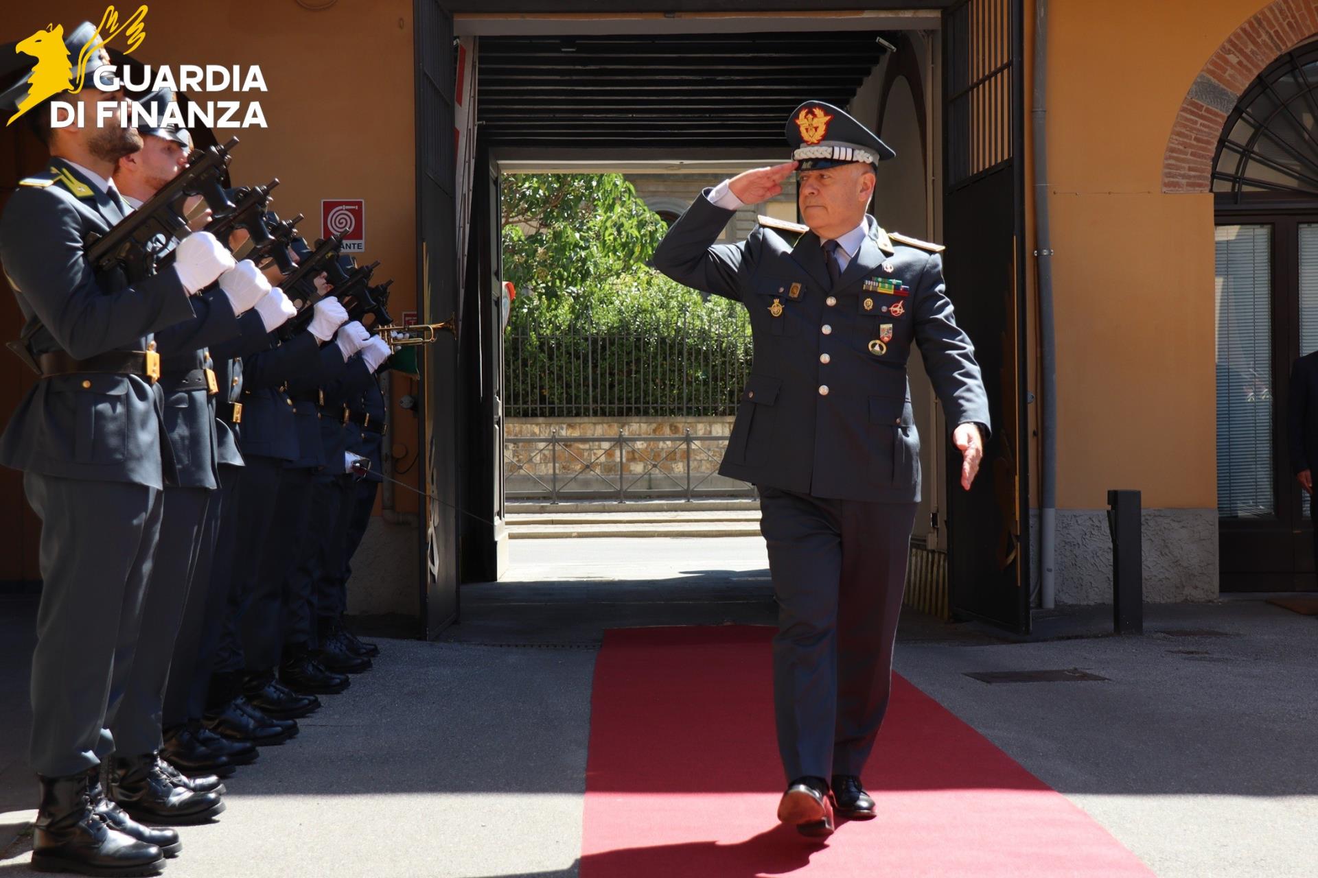 il Comandante Interregionale dell'Italia Centro-Settentrionale della Guardia di Finanza visita il Comando Regionale Toscana (Fonte foto comunicato Sala Stampa Guardia di Finanza)