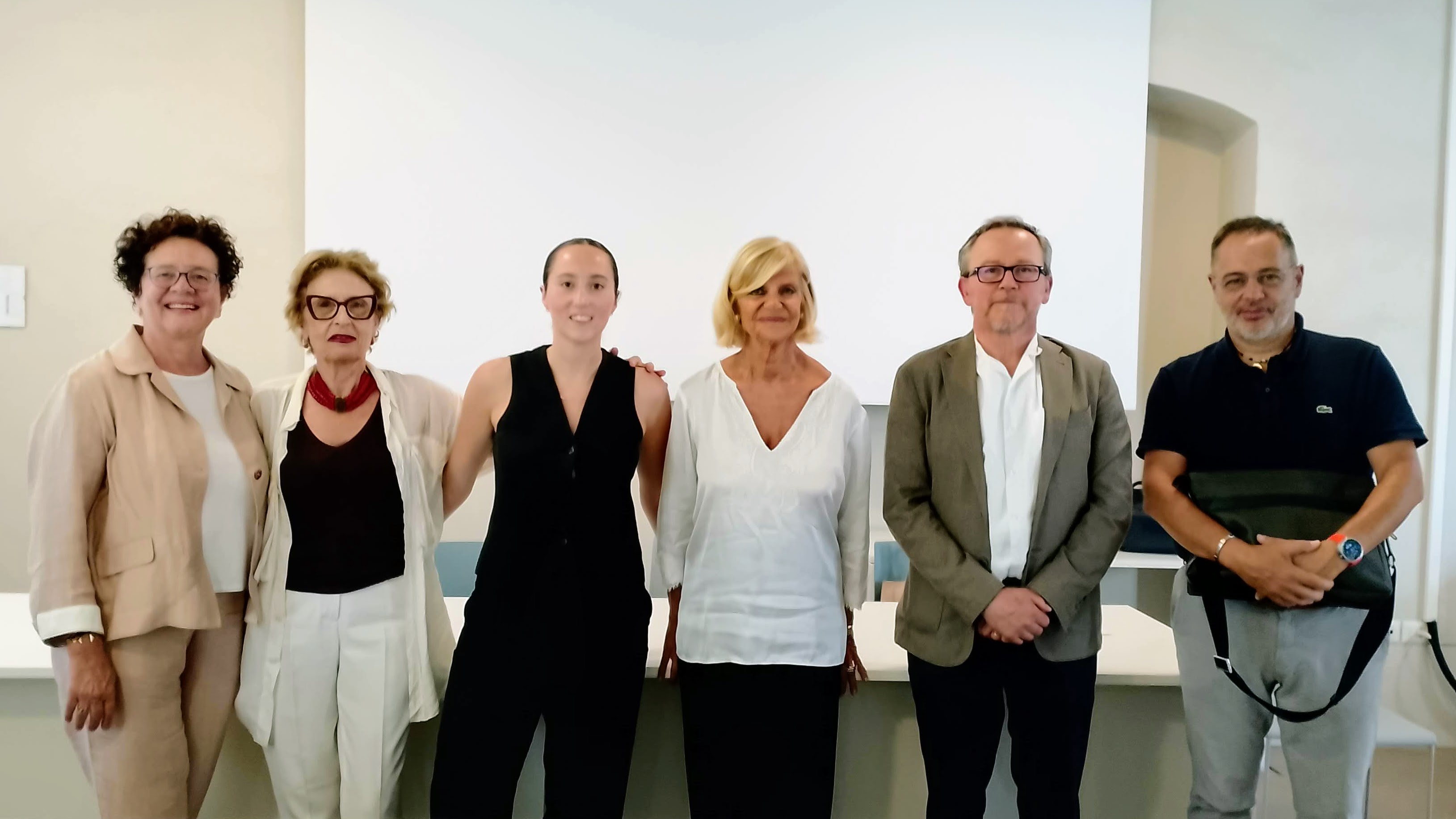 Da sinistra: Daniela Toccafondi, Gianna Guasti, Matilde Mortelli, Alessandro Buzzegoli, Pier Nicola Badiani (Fonte foto comunicato Fonazione Pin, Polo di Prato Unifi)