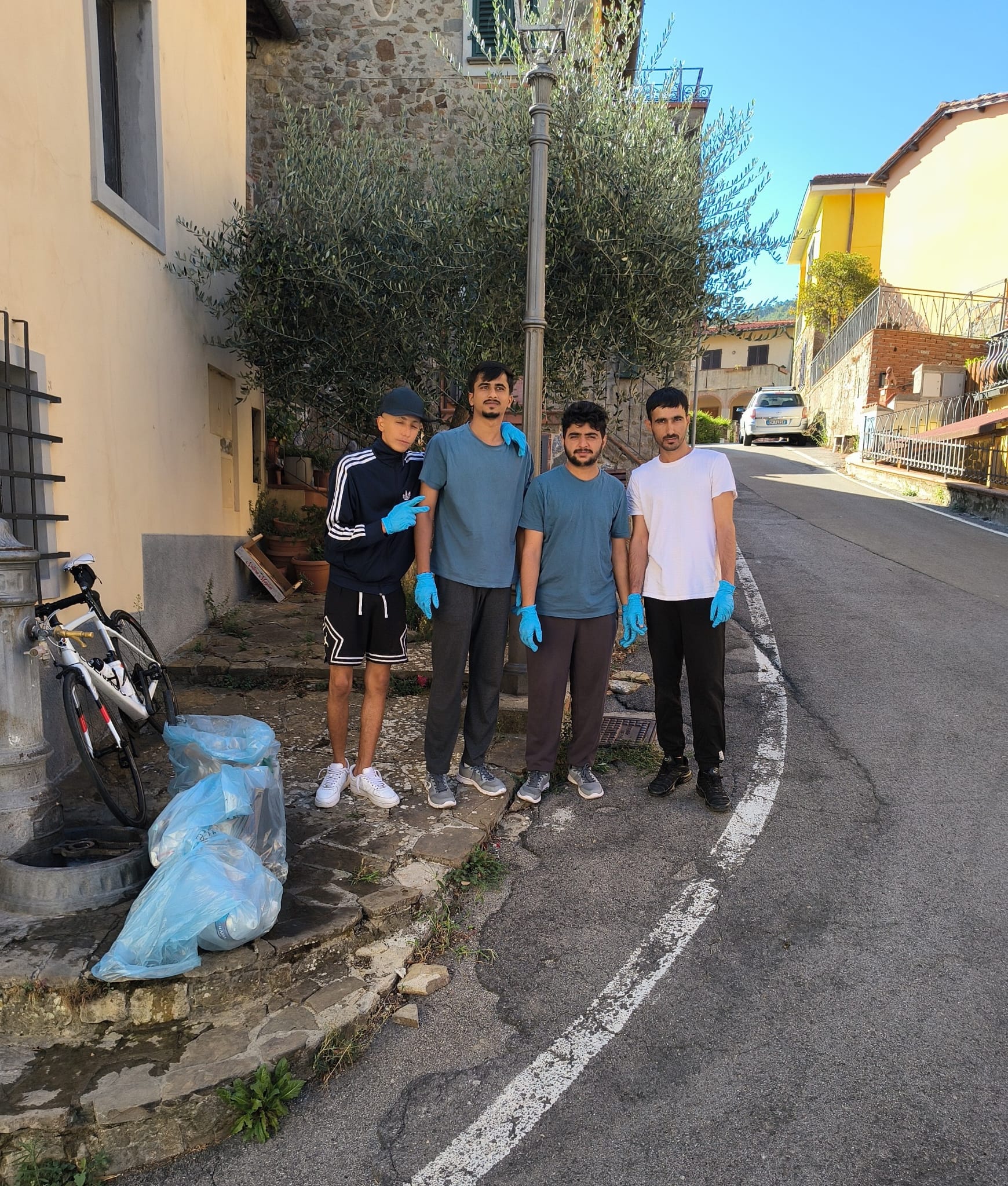 Puliamo il Poggio (Fonte foto comunicato Comune di Figline e Incisa Valdarno)