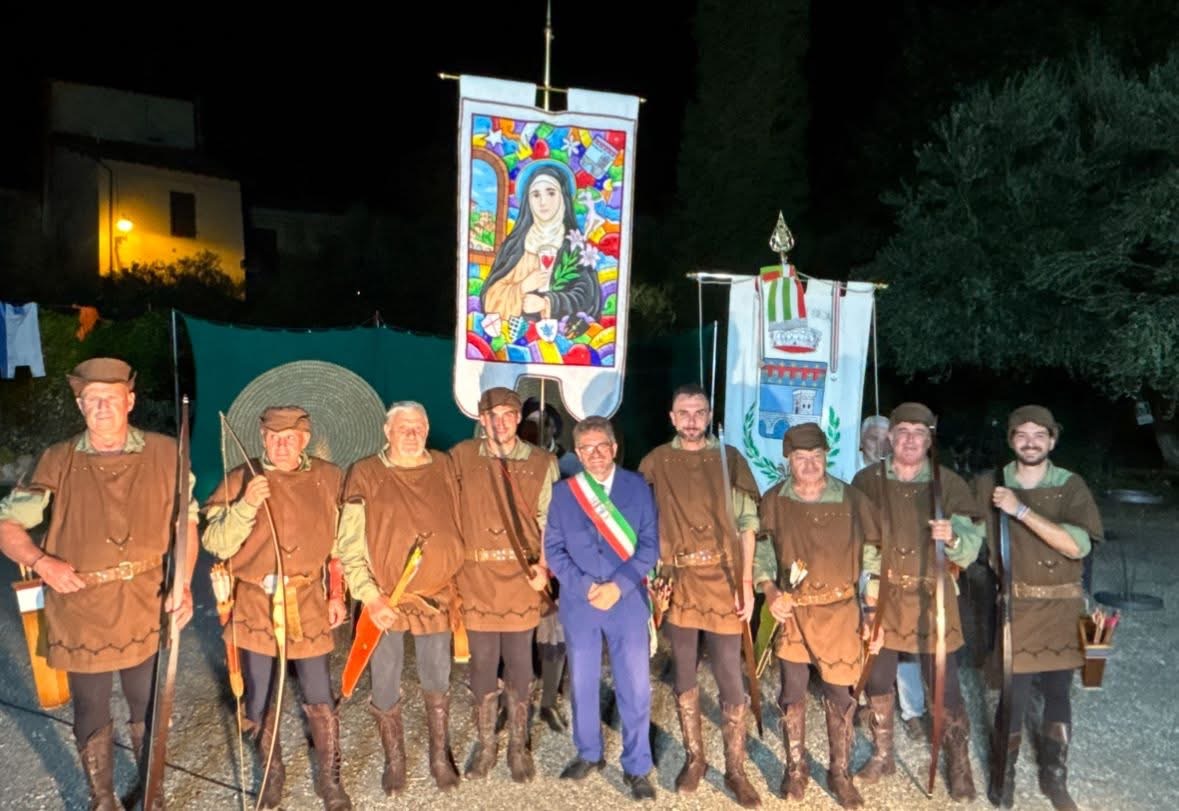 Bandiere in alto e archi pronti: il Corteo Storico fa "scuola" a Signa e cerca nuove leve (Fonte foto Comune di Signa)