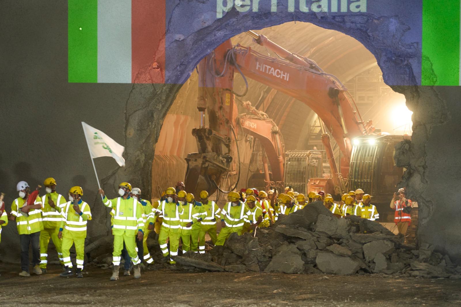 Terminato lo scavo della Galleria San Donato (Fonte foto Autostrade per l'Italia)