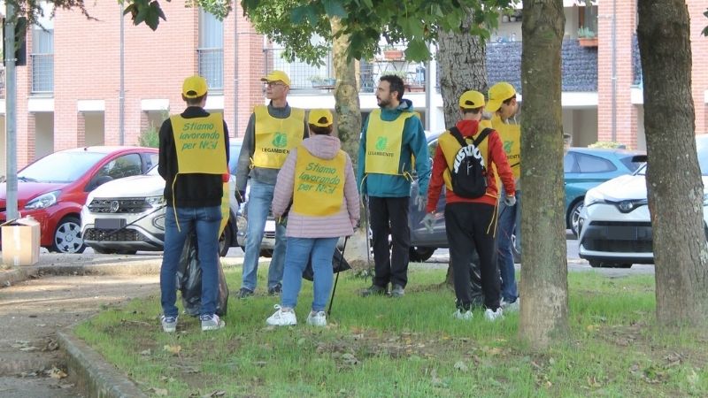 Puliamo il mondo, volontari al Parco Amboise di Vinci