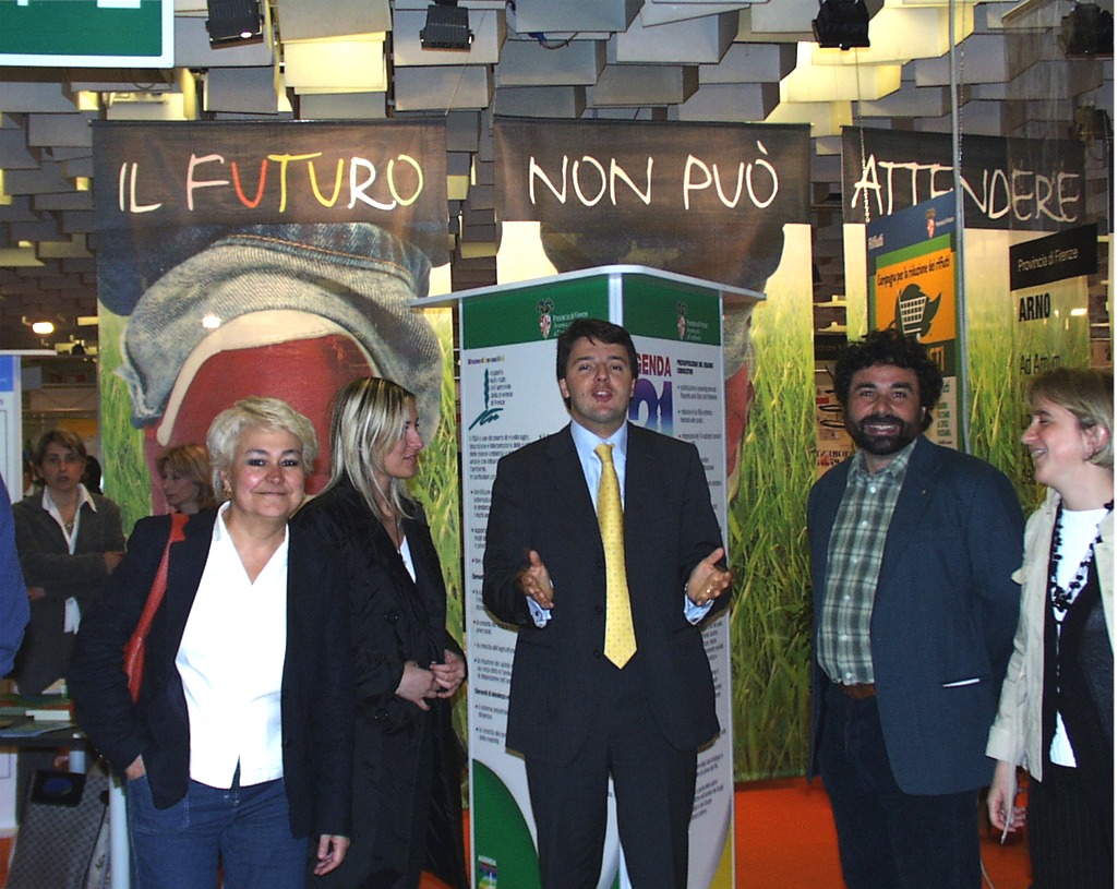 L'assessore Monciatti e il Presidente Renzi nello stand della Provincia a Terra Futura