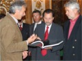 Da sinistra il presidente del Consiglio provinciale Pietro Roselli e il presidente della provincia di Larissa Loukas Katsaros