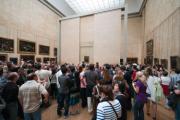 Folla diavanti alla Gioconda al Louvre (immagineda Wikimedia Commons)