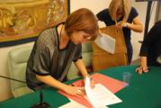 L'assessore Spacchini firma l’accordo per la realizzazione di sette progetti sulla Cittadinanza di Genere