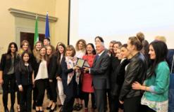 Il Presidente del Senato con gli studenti dell'Elsa Morante premiati all'Istituto universitario Europeo (foto Antonello Serino, Ufficio Stampa - Redazione di Met)