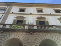 Bandiere a mezz’asta sul Palazzo comunale di Sesto