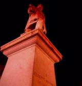 Il Monumento a Giuseppe Montanelli illuminato di rosa: anche Fucecchio sostiene l'associazione ASTRO