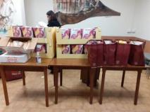 Scandicci. Solidarietà alimentare: Comune, Caritas e parrocchie distribuiscono pacchi aiuto