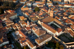 Borgo San Lorenzo: tavoli all’aperto e suolo pubblico gratuito