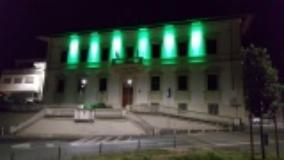 Luci verdi al palazzo comunale per sostenere la lotta contro la SLA