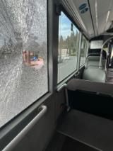 Litiga con la fidanzata e per scaricare la tensione rompe il vetro di un autobus con il martelletto frangivetro (Fonte foto Carabinieri)