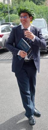 Il dottor Chiarella subito dopo la laurea (Fonte foto Ausl Toscana Centro)