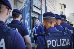 172° Anniversario della fondazione della Polizia di Stato. Nel 2023 a Firenze raddoppiano le misure di prevenzione: nel 2024 si registra già un lieve calo del tasso di criminalità. Esserci sempre