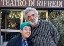 Angelo Savelli con Serra Yilmaz (Fonte foto Teatro della Toscana)