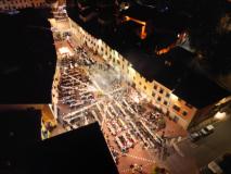 San Casciano. Campionato della Bistecca 2024. 2500 persone a tavola in piazza Vittorio Veneto
