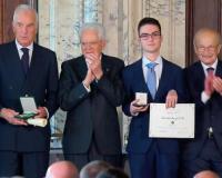 Alessandro Vincenzo De Vita con il presidente Mattarella (fonte foto comunicato stampa)