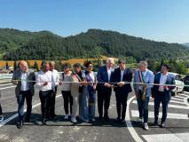 Inaugurazione strada tra Lutirano (in Toscana) e Tredozio (FC), crollata nel maggio 2023 a causa del maltempo (fonte foto Regione Emilia Romagna) 