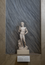 Arte romana, Eroe nudo con corno, I-IIsec d.C. (Fonte foto comunicato Musei el Bargello)