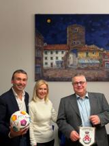 il sindaco Emanuele Caporaso con il sindaco di Munster Joachim Schledt e la presidente del Comitato per il gemellaggio Gerlinde Herd Huber (Foto da comunicato Comune di Lastra a Signa)