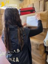 Sequesto di articoli falsi (Fonte foto sala stampa Guardia di Finanza)