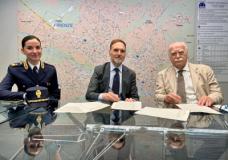 Un momento della firma (Fonte foto comunicato Polizia di Stato)