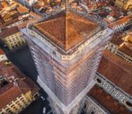 Il ponteggio del cantiere di restauro del Campanile di Giotto a Firenze (Courtesy Opera di Santa Maria del Fiore, foto Fabio Muzzi)