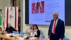 La presentazione del Rapporto Immigrazione 2026, con il presidente Giani e l'assessora Nardini - fonte foto comunicato stampa