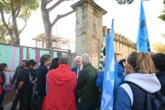 Il presidente Giani al presidio (foto: Paolo Lodebole)