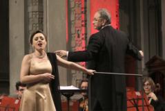 Patrizia Cigna e il direttore Lanzetta (Fonte foto comunicato Ufficio Stampa Marco Mannucci)