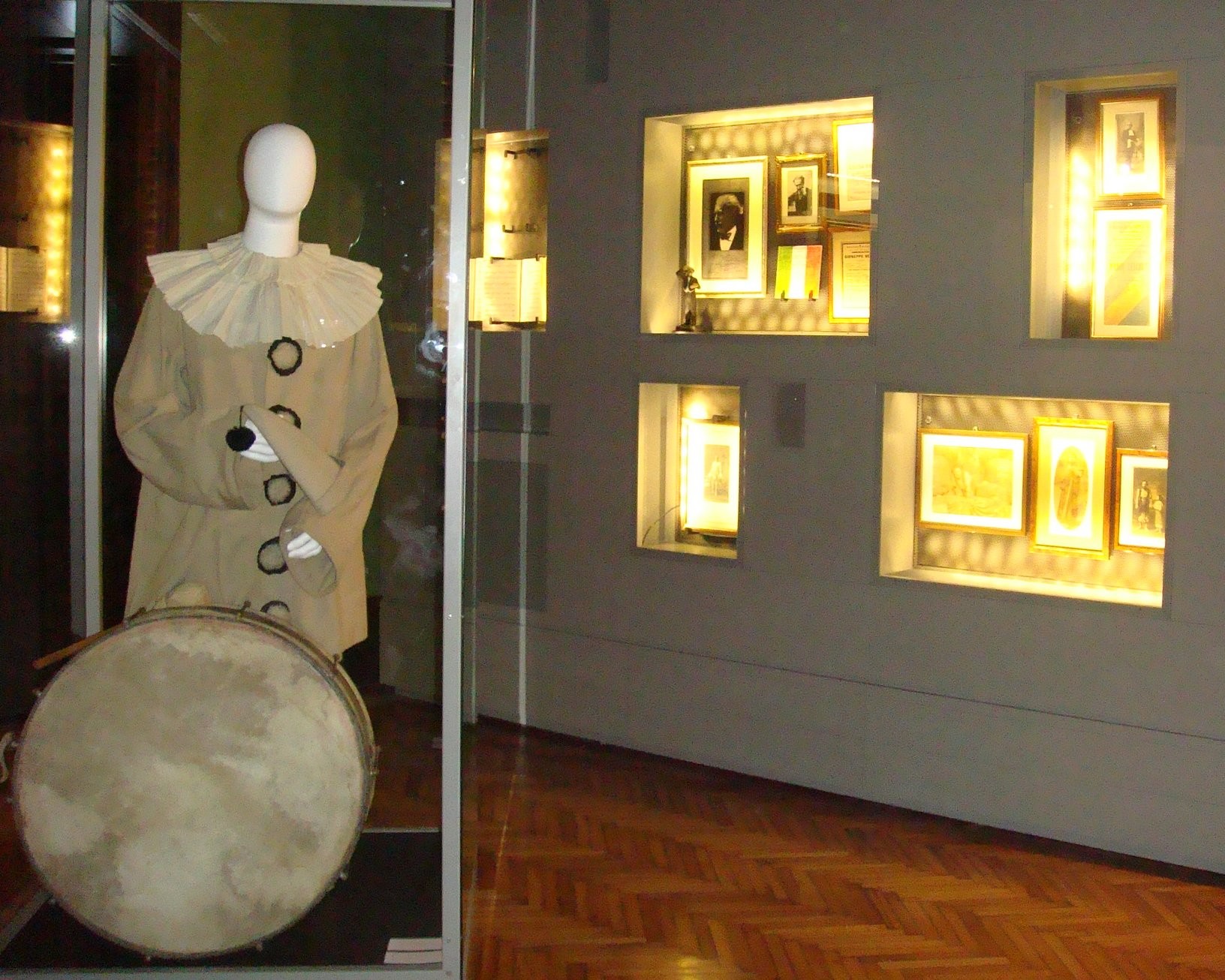 Costume di scena da &quot;I pagliacci&quot; al Museo Caruso