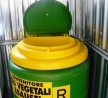 Contenitore per gli oli usati in un ecobox